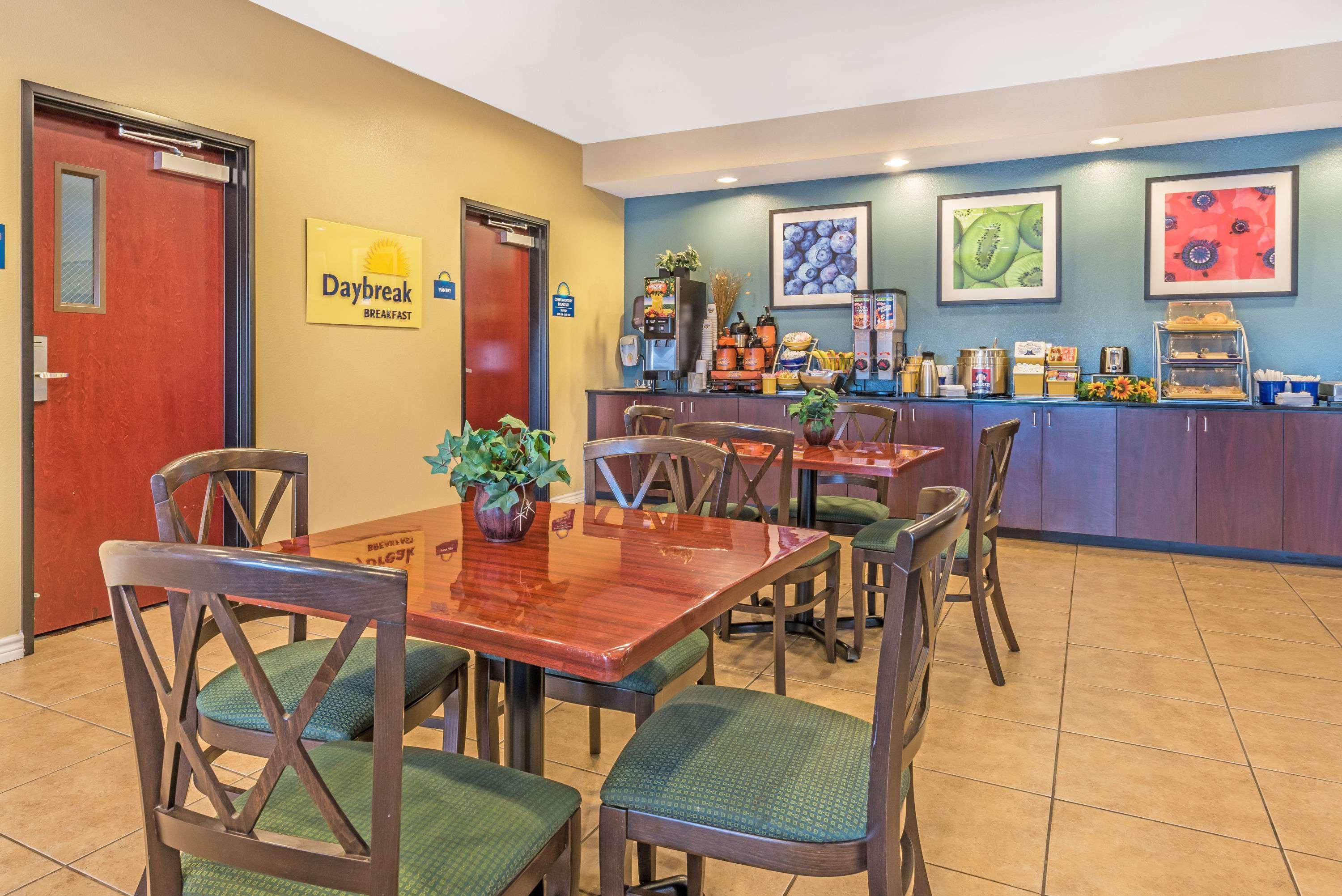 德克萨斯洛克达尔戴斯酒店 Rockdale 外观 照片